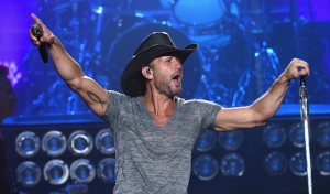 tim-mcgraw-acm-performer-1k